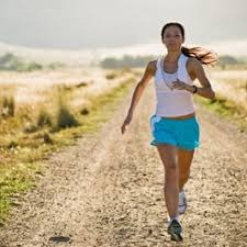 国足神评：我们能踢单后腰的，一个在教练席一个在牢里