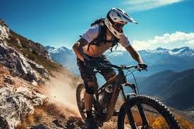 英超12月最佳球员候选：哈兰德、埃基蒂克、罗杰斯在列